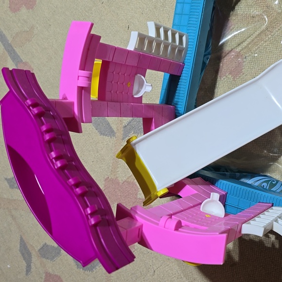 Vintage 2000 Barbie Swimming Pool with Slide - Picture 3 of 4